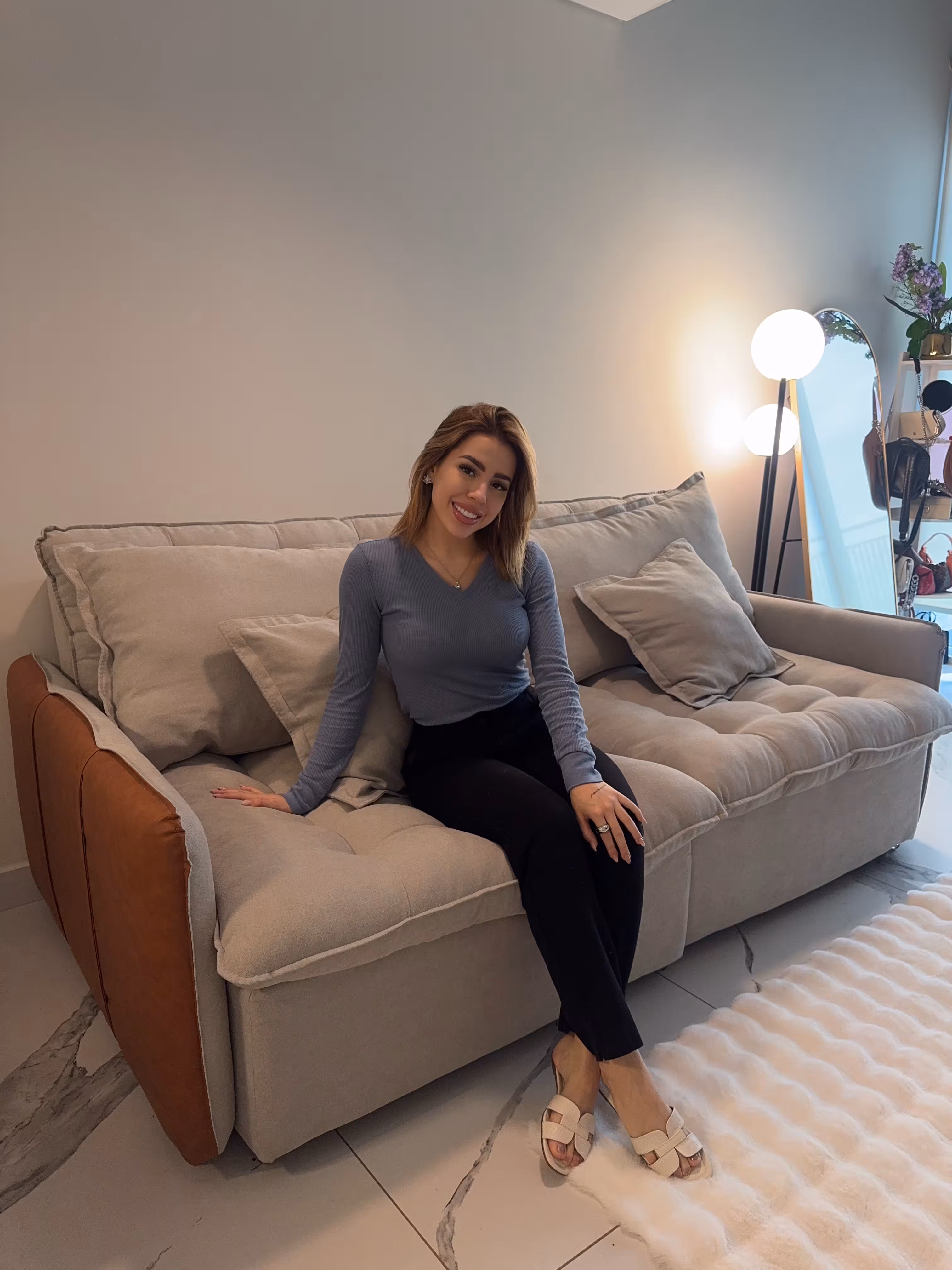 Sofá Cama modelo 'Sofá Cama Nevatta' de Villmor Home Decor. Diseño exclusivo de Villmor en Paraguay.